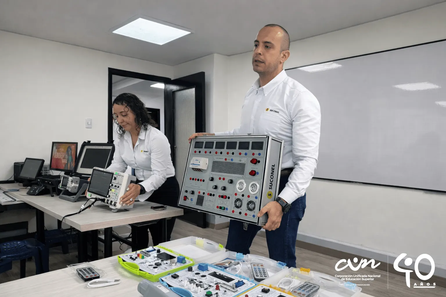 Encuentro LITES, profesores y directivos con empresas del sector externo SUCONEL